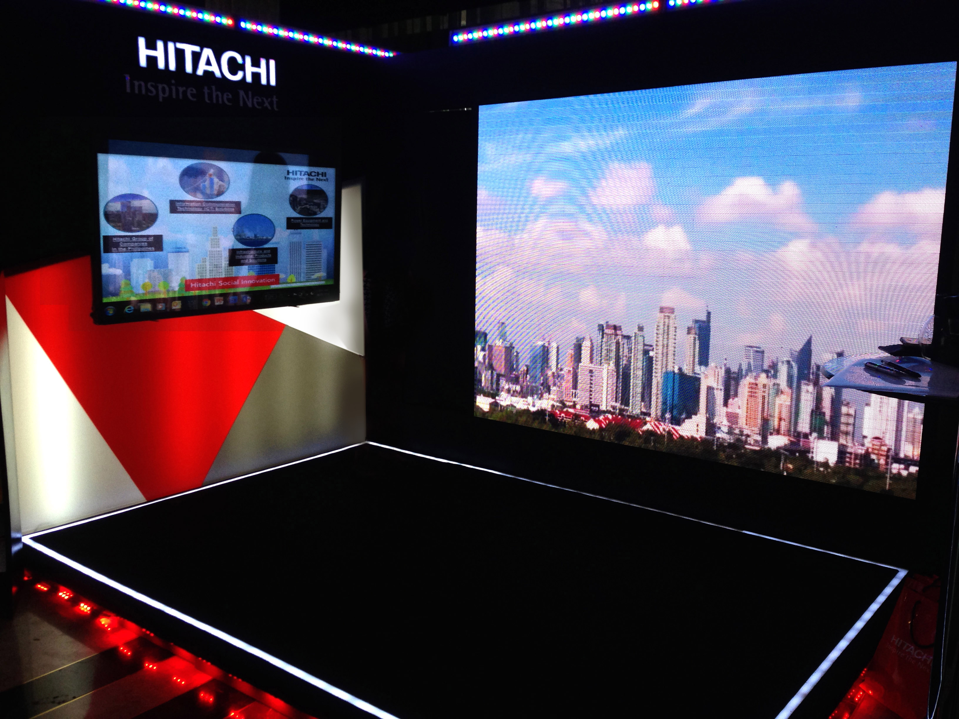 Hitachi - Rental Touchscreen